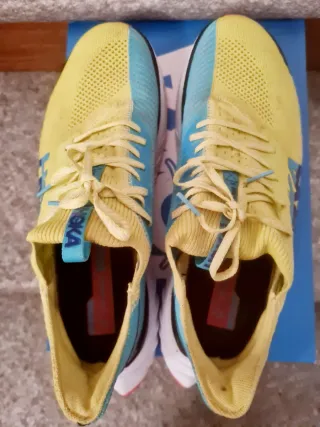 Scarpe running Hoka uomo gialle e blu