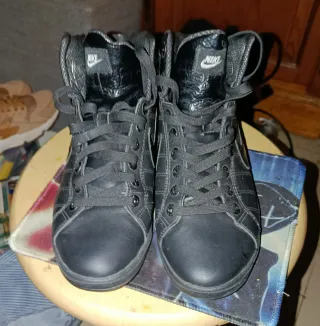 Nike Court LT Mid Mujer Negro