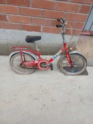 Bicicleta antigua roja