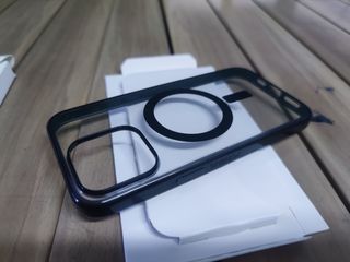 Funda Lumen Series con MagSafe de OtterBox para el iPhone 15 Pro Max - Negro