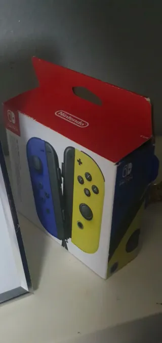 Mandos Nintendo Switch Azul y Amarillo