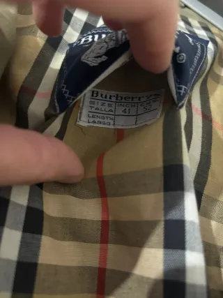 Gabardina Burberry caqui Clásica