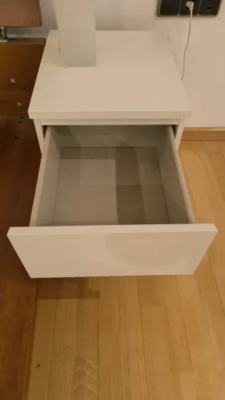 2 Mesitas de noche blanco madera