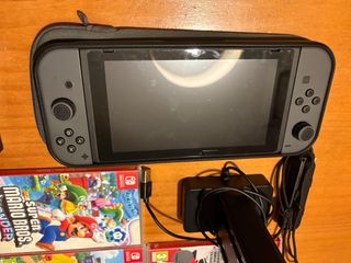 Nintendo Switch + 5 Juegos + Accesorios