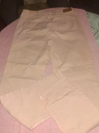 Pantalón mujer T 46. Medidas en descripción