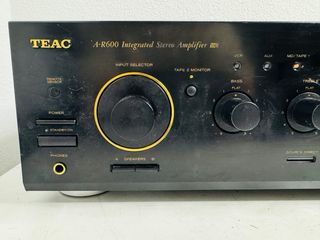 Amplificador Estéreo TEAC A-R600 para Reparar