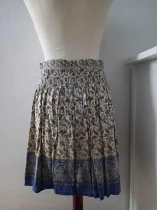 Falda Zara Estampada Azul y Blanca