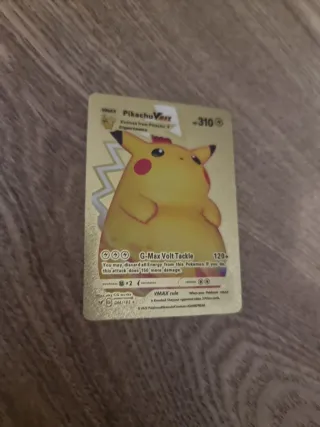 Carta Pokémon Pikachu VMAX Gigantamax
