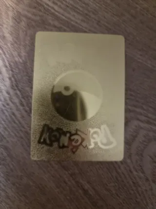 Carta Pokémon Pikachu VMAX Gigantamax