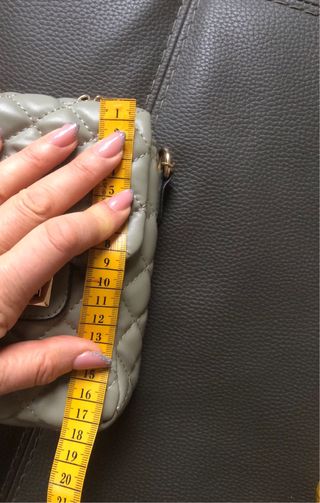 Borsa tracolla trapuntata grigio oro