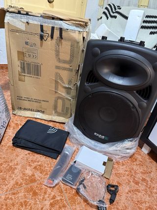 Altavoz Ibiza Sound Portátil con Micrófono