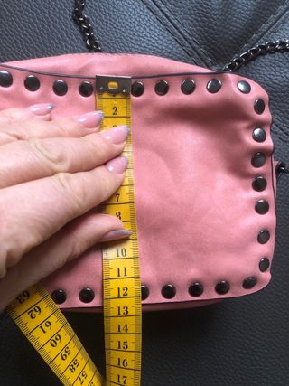 Borsa a tracolla con borchie