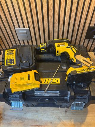 Atornillador Dewalt DCF620