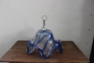 Lámpara de cristal azul y plata