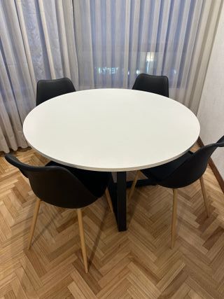 Mesa redonda comedor y 4 sillas