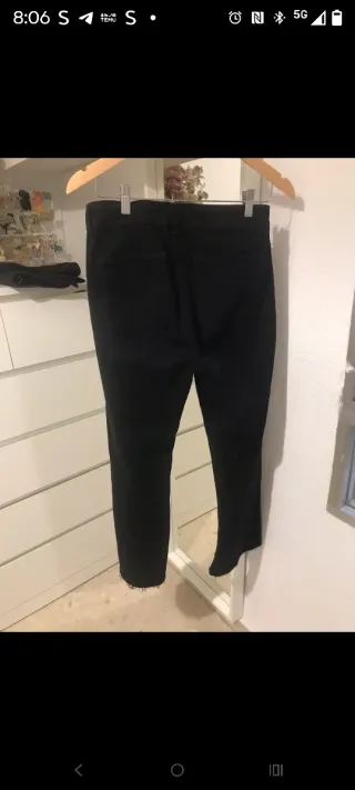 Jeans Mango Crop Negro Deshilachados