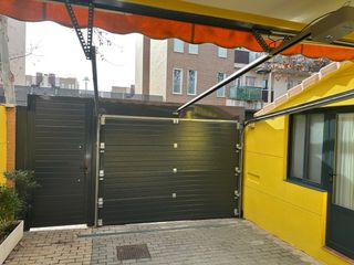 Puertas de garaje automáticas Puertas seccionales.