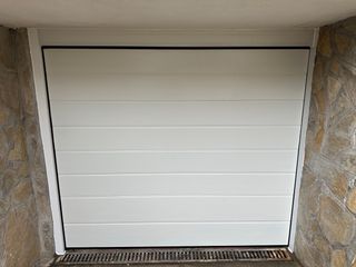 Puertas de garaje automáticas Puertas seccionales.