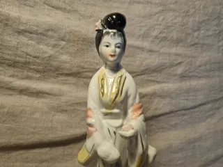 Figura de porcelana – Geisha / Gheisa oriental