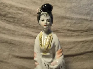Figura de porcelana – Geisha / Gheisa oriental