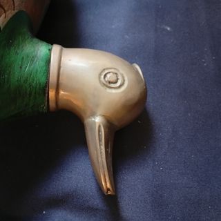 PATO DE MADERA PINTADO A MANO CABEZA BRONCE