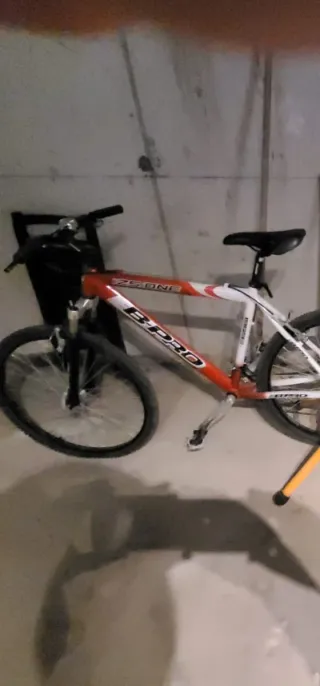 Bicicleta de Montaña B-PRO Roja