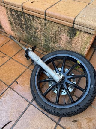 Llanta y horquilla delantera Piaggio Liberty