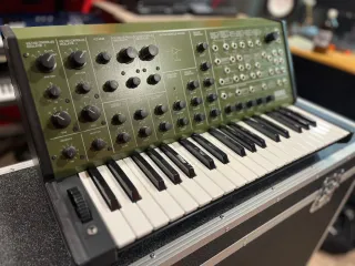 Korg MS20 FS Reissue Verde Oscuro con Funda