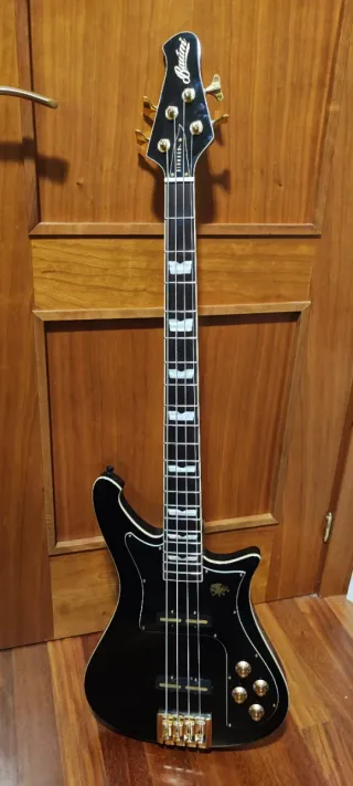 Bajo Nidhogg Baum Negro