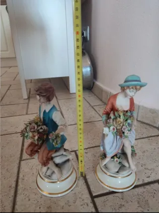 Statuine Capodimonte Coppia Bambini con Fiori