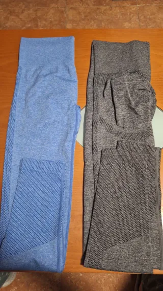 Leggings deportivos azules y grises