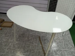 Mesa de cristal blanca Ikea