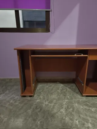 Escritorio marrón
