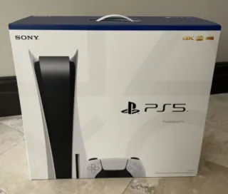 PlayStation 5 con PS Plus y muchos juegos