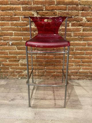 CUATRO Taburetes altos rojo y plateado
