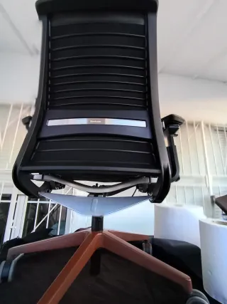 Silla,Ergonómica Steelcase Think V2 apoyabrazos4D