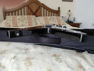 Epiphone 1958 Flying V Inspired by Gibson mejorada