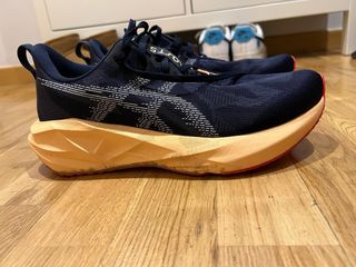 Asics Novablast 5 COMO NUEVAS