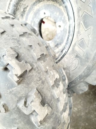 Juego Ruedas Quad Maxxis