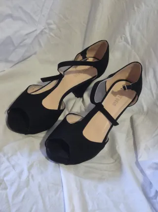 Zapatos de tacón Petit Bela negros