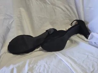 Zapatos de tacón Petit Bela negros