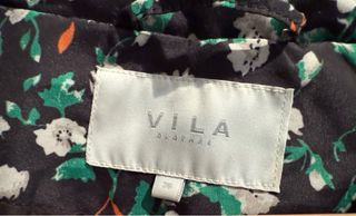 Plumífero corto VILA estampado floral T38