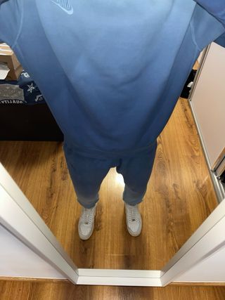 Sudadera Nike azul degradado
