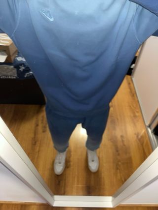 Sudadera Nike azul degradado