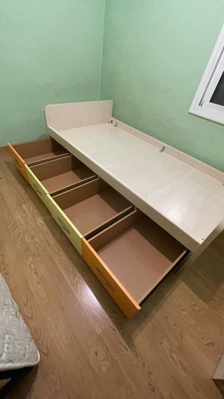 Cama individual con cajones y escritorio