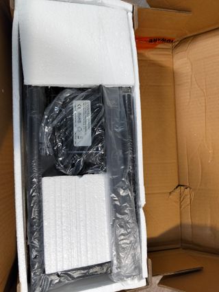 VASAGLE Mesa Auxiliar con Multienchufe, Mesita Estrecha