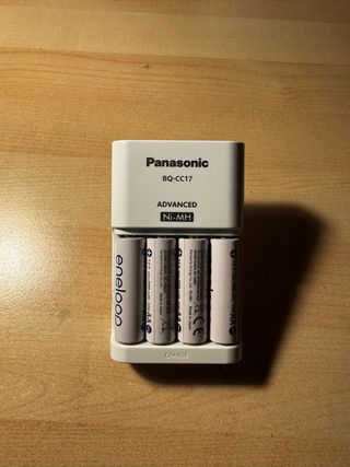 Cargador Panasonic BQ-CC17 Ni-MH