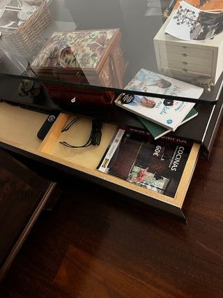 Mesa de centro de cristal y madera