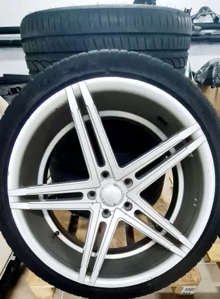 PORSCHE CÓNCAVAS 22" + NEUMÁTICOS