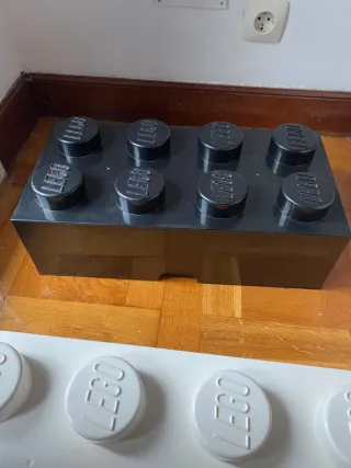 Cajones de Almacenamiento LEGO Blanco y Negro.